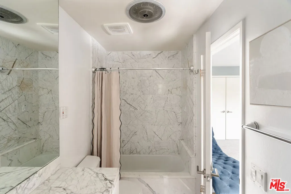 6400 Pacific Avenue 309, Playa Del Rey, California 90293 home-pic-26